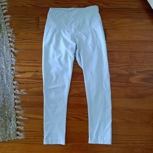 Light blue yogalicious leggings with cutout